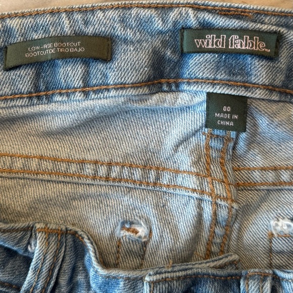 Wild Fable Low Rise Bootcut Frayed Jeans Women’s Size 00 Cherry Charm Light Wash - Picture 7 of 10